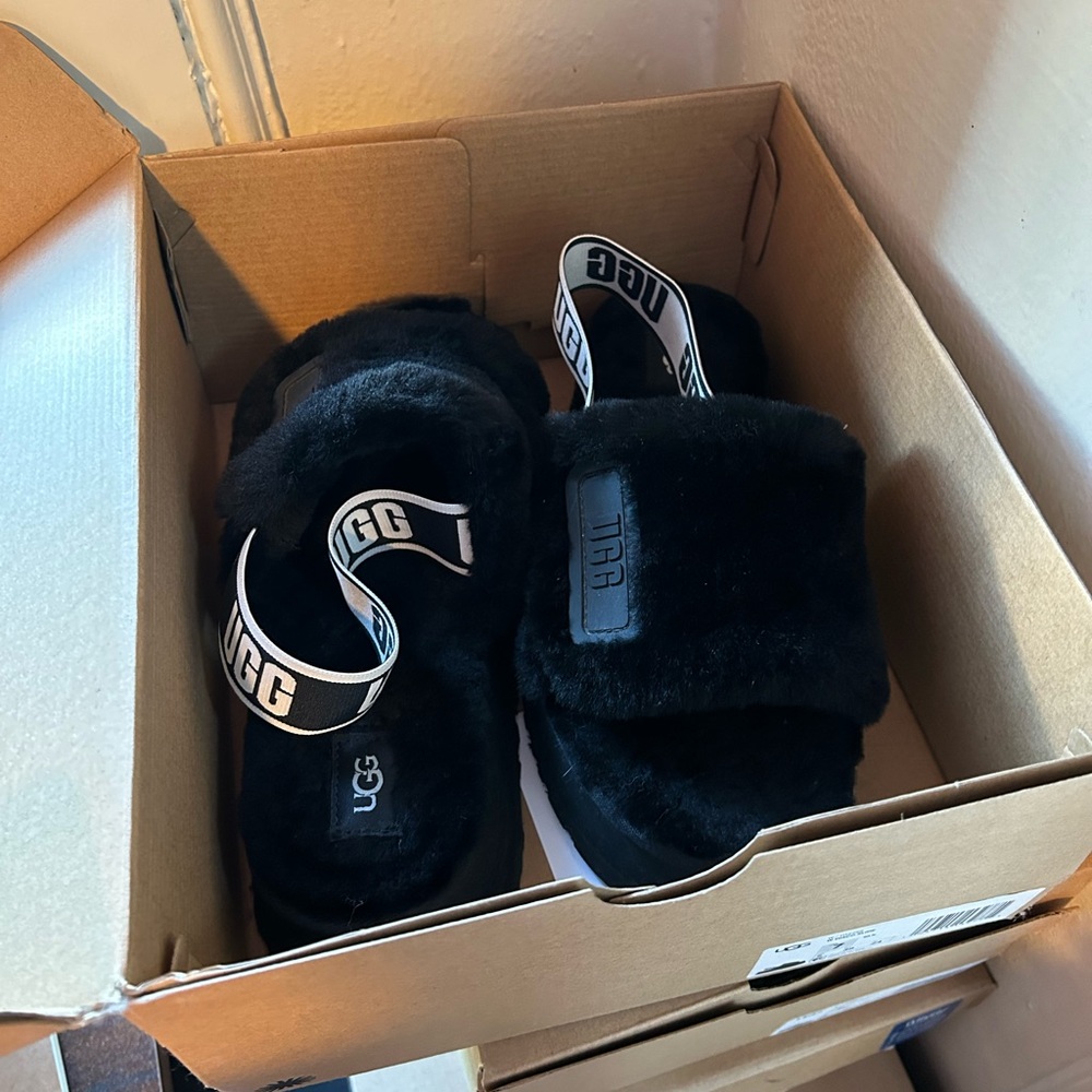 UGG platform slippers, black, size7